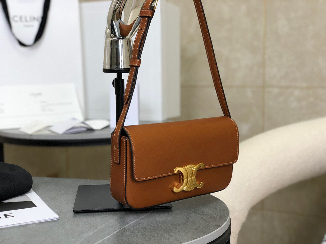 CELINE Shoulder Bag Triomphe In Shiny Calfskin Brown 20 x 10 x 4 cm